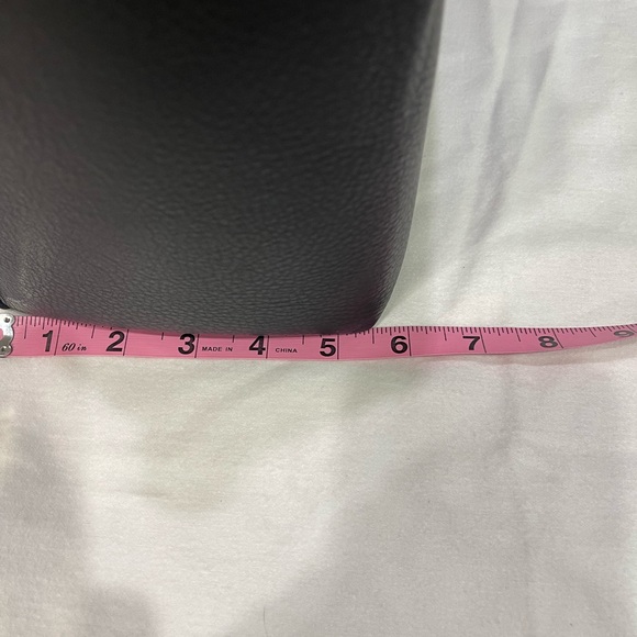 Stuart Weitzman NWT Cheltote Pebble Calf Black Crossbody Messenger Bag 14.5 x 10 - Picture 11 of 11